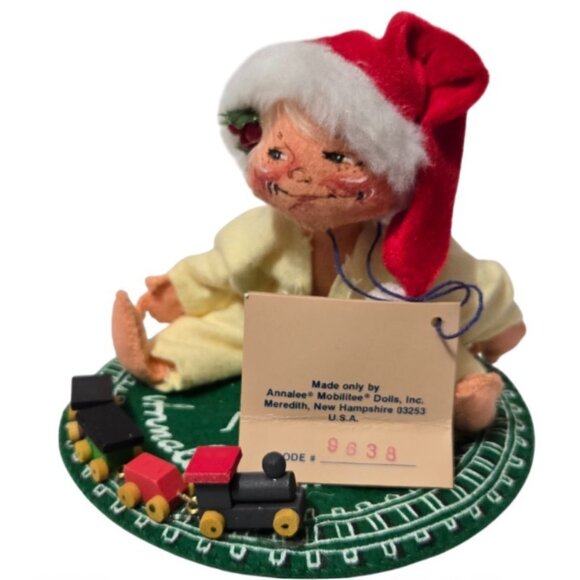 Annalee Doll Society 1989 Kid In Pajamas W/Santa Hat Wooden Train & Bear W/Tag - Picture 3 of 11
